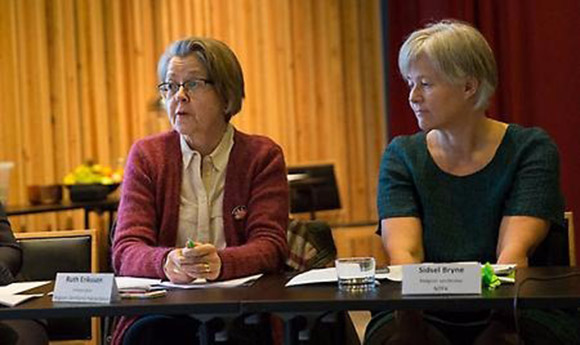 Ruth Eriksson, områdeschef infrastruktur och kommunikationer, Region Jämtland Härjedalen och Sidsel Bryne, infrastrukturrådgivare Nord-Trøndelags fylkeskommune.