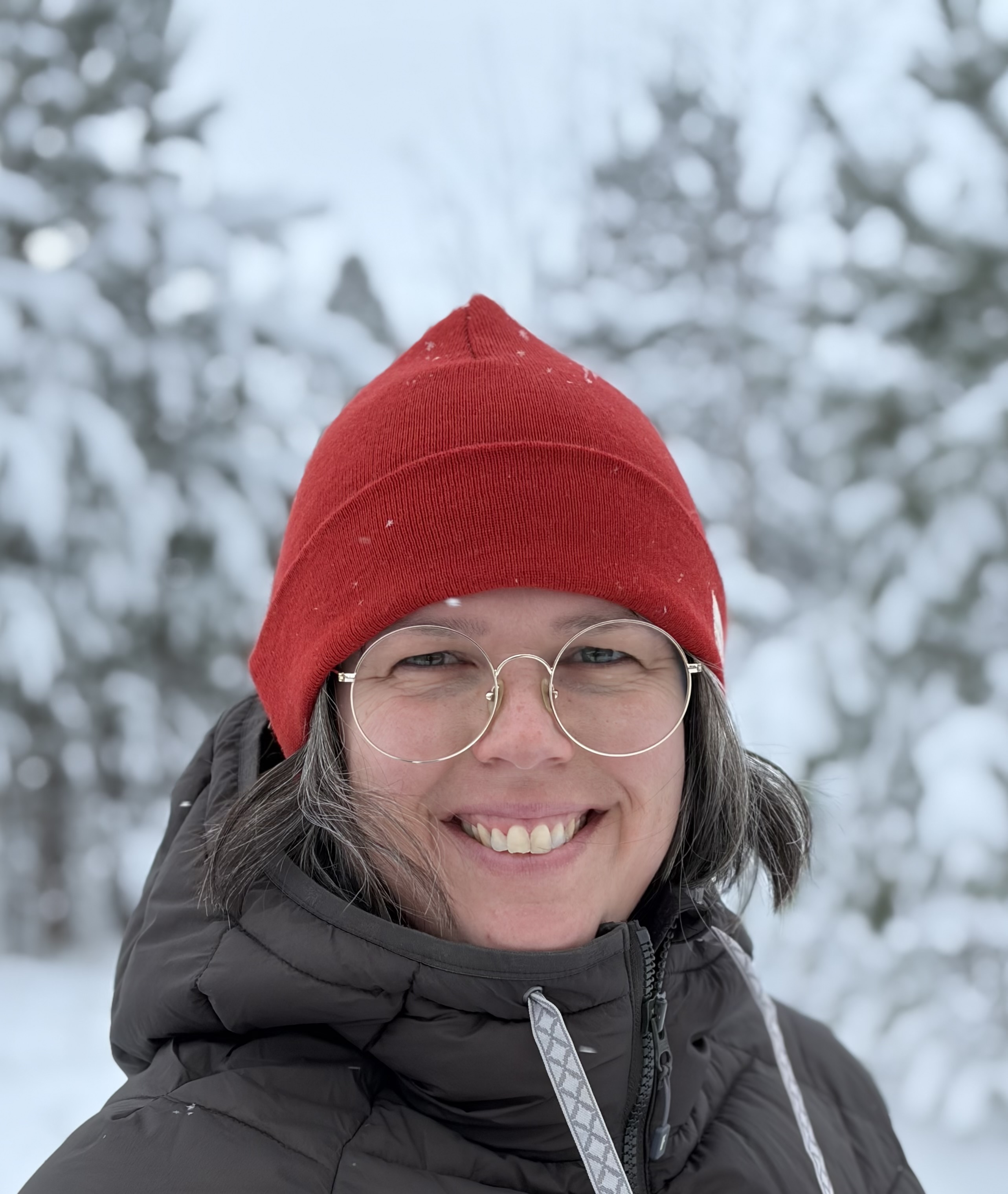 Porträttbild på Malin Emmesjö.