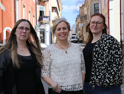 Porträtt bild på tre personer. Från vänster: Sandra Lindgren (Östersunds kommun), Erika Raftsjö (Region Jämtland Härjedalen) och Maria Eriksson (Krokoms kommun).